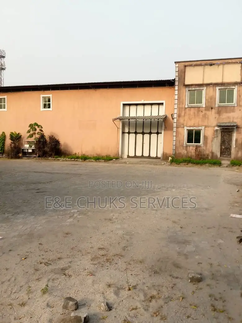 700 Square Meters Warehouse to Lease