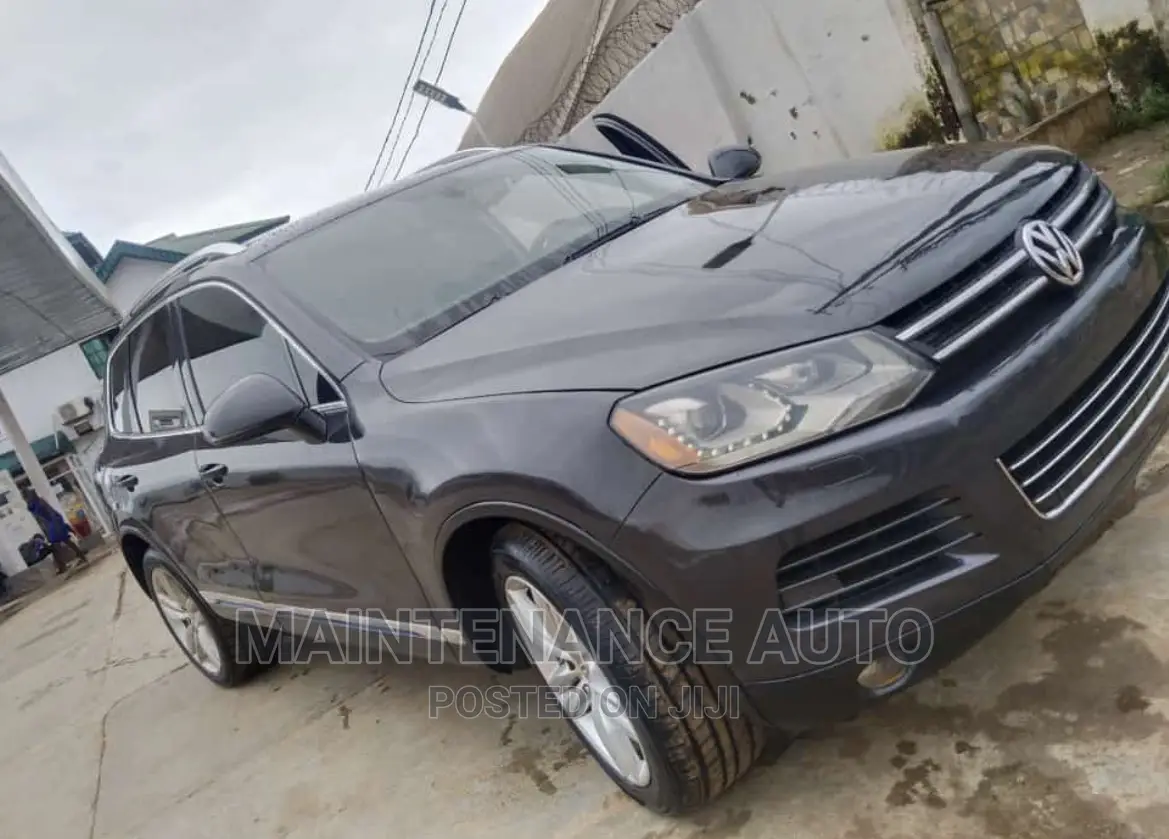 Volkswagen Touareg V6 R-Line 4dr SUV AWD (3.6L 6cyl 8A) 2014 Black