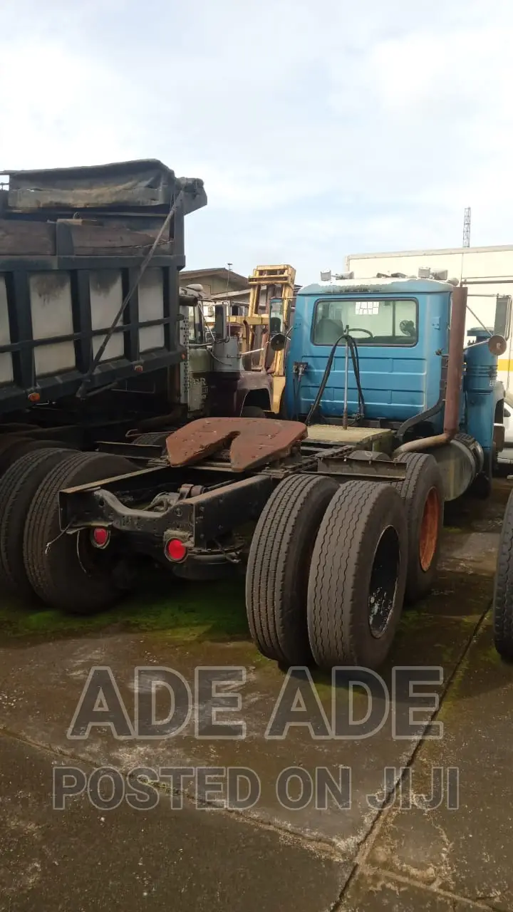 Mack Truck Trailer Head