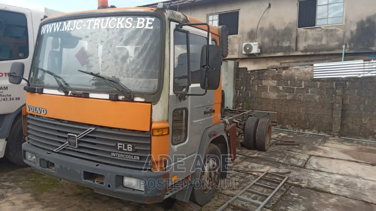 Volvo FL614 Chassis Truck