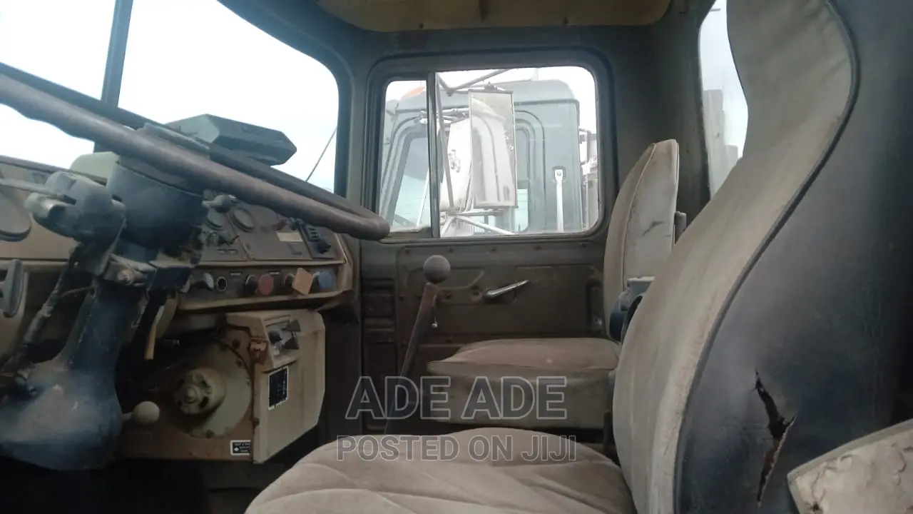Mack RD Trailer Head
