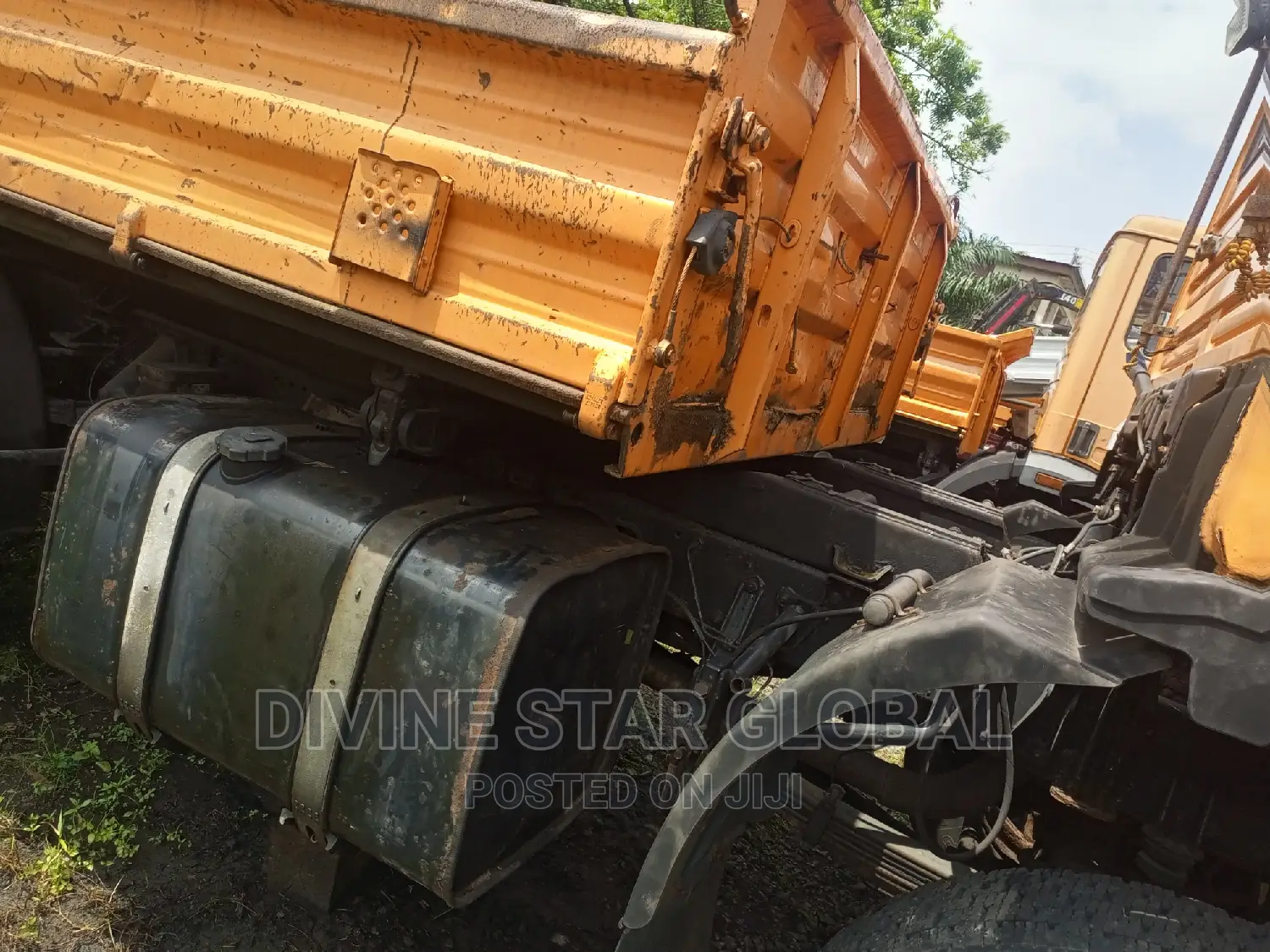 Man Tipper 1417