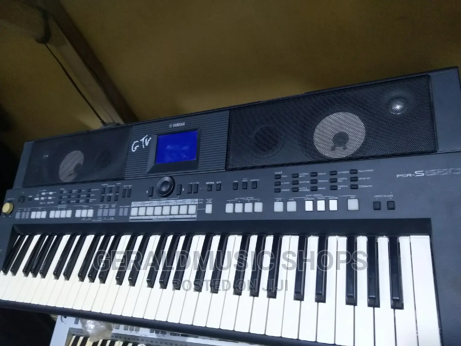 Yamaha PSR-S650 Keyboard