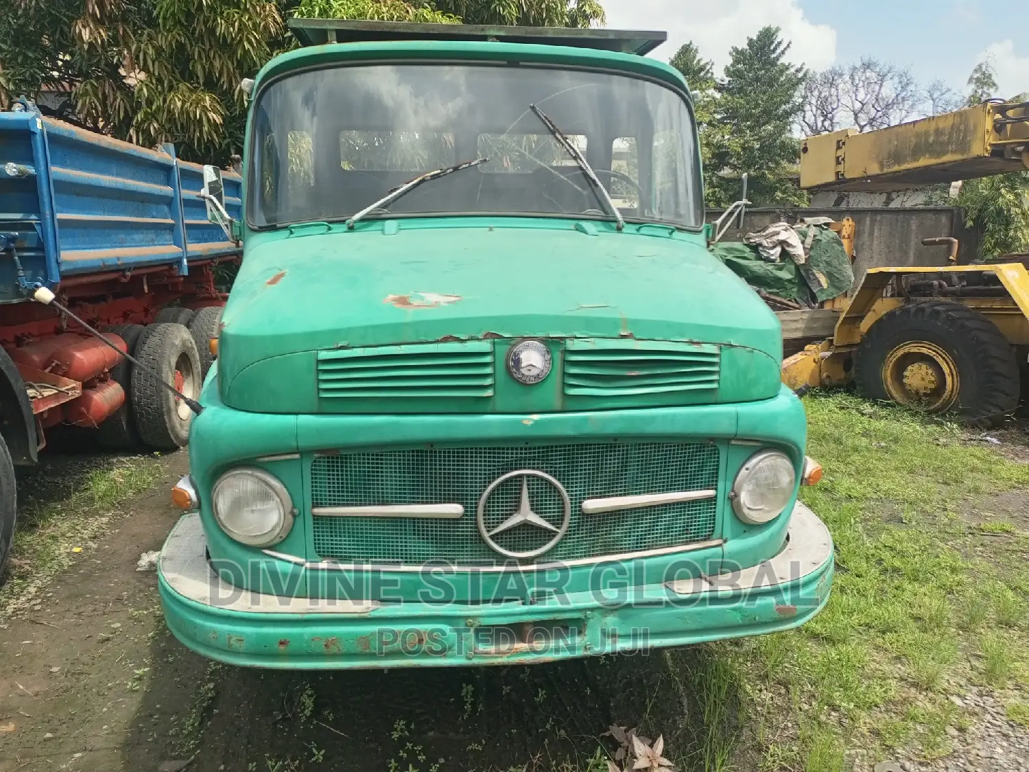MERCEDES-BENZ 1418 Cap and Cheeses