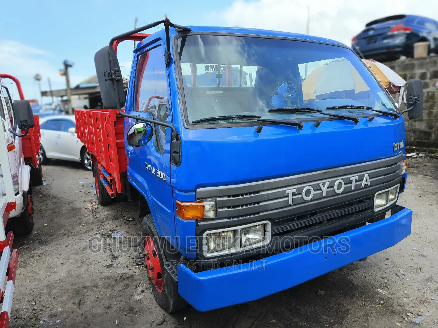 Toyota Dyna 300 With Red Bucket