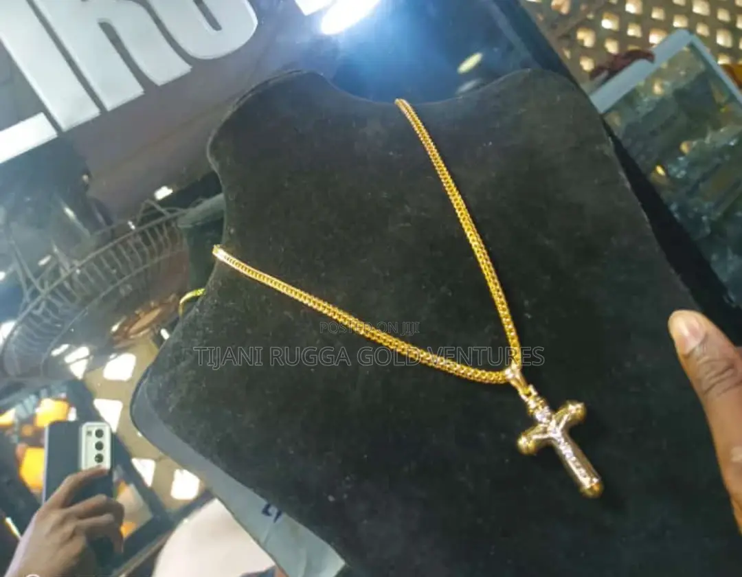 Pure Gold 750 Italy 18karat Necklace and Pendant