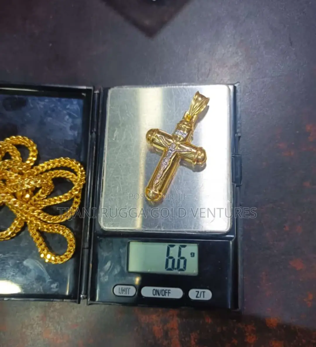 Pure Gold 750 Italy 18karat Necklace and Pendant