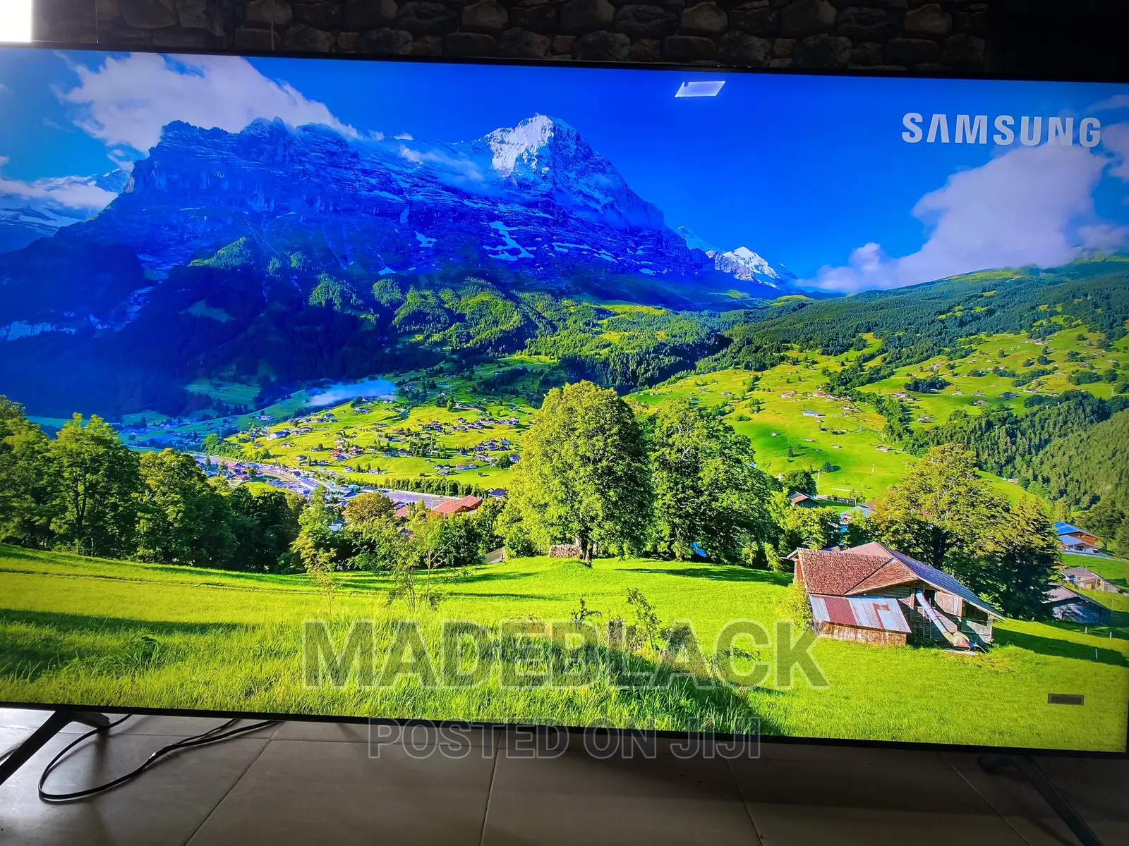 Samsung Crystal HD 82 Inches Tv