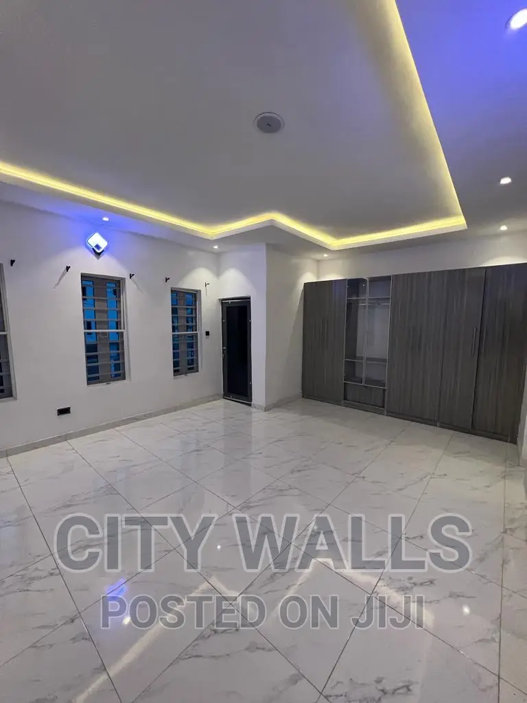 1bdrm Shared Apartment in Osapa london for rent