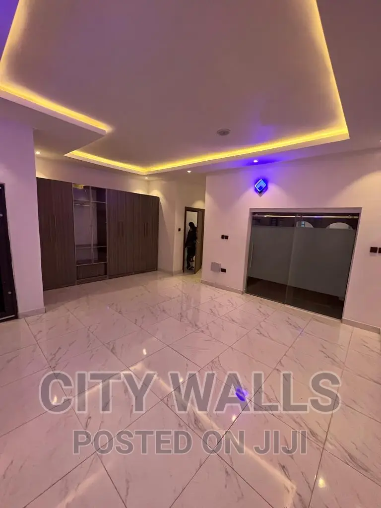 1bdrm Shared Apartment in Osapa london for rent