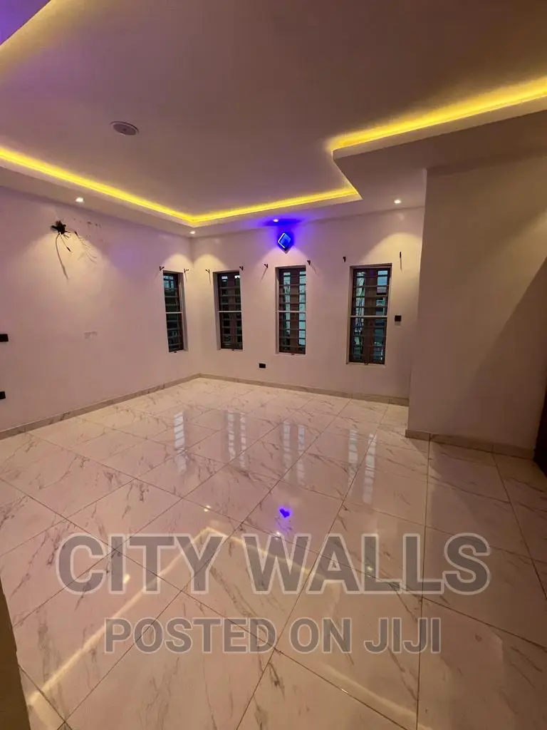 1bdrm Shared Apartment in Osapa london for rent