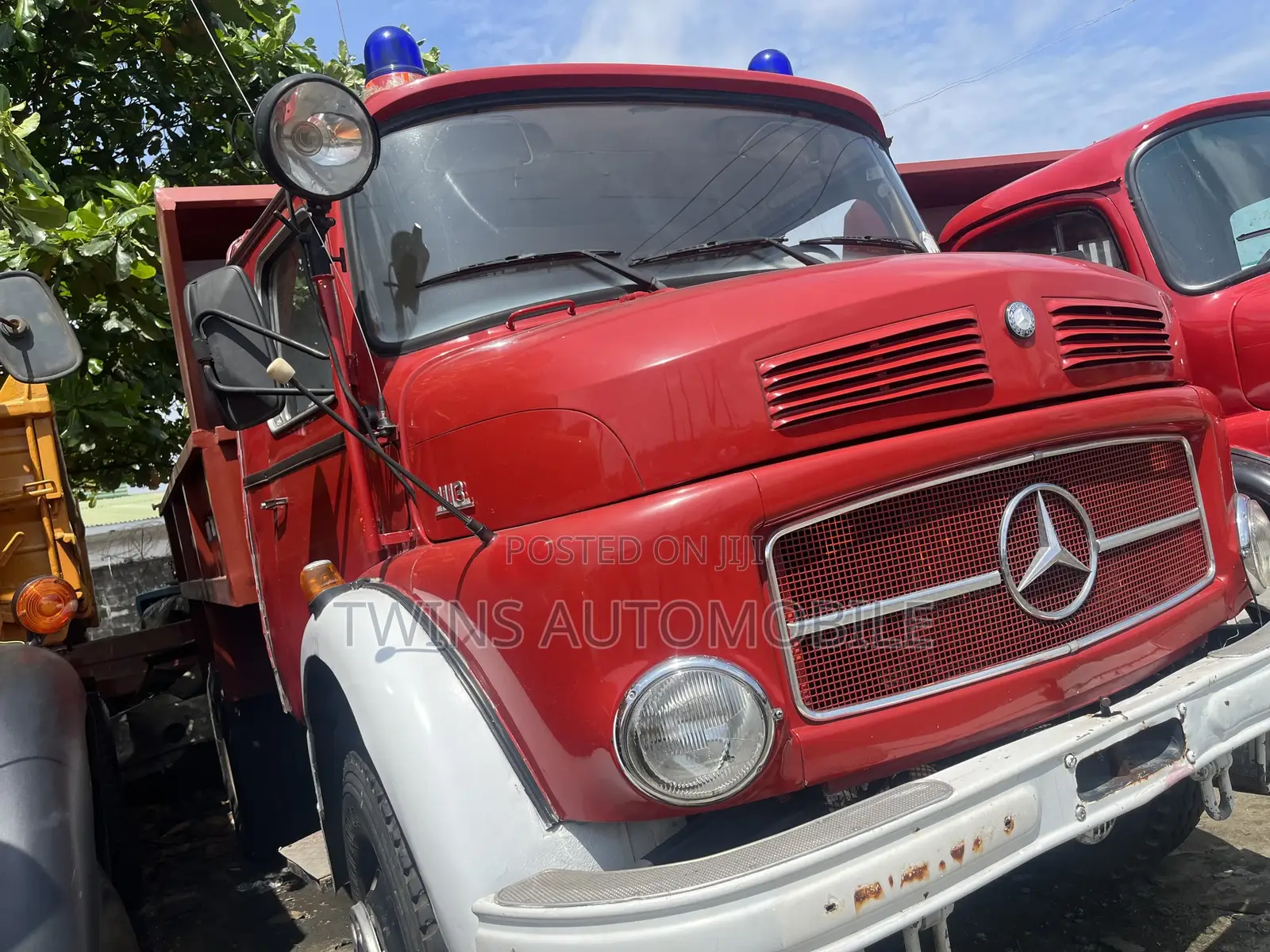 Mercedes-Benz 1113 Fire Service Cave