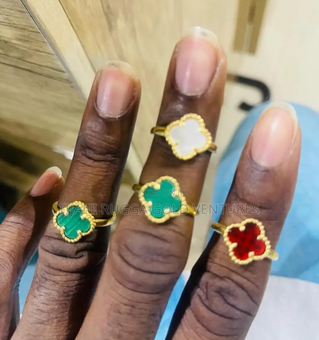 Pure Gold 750 Italy 18karat VCG Ring