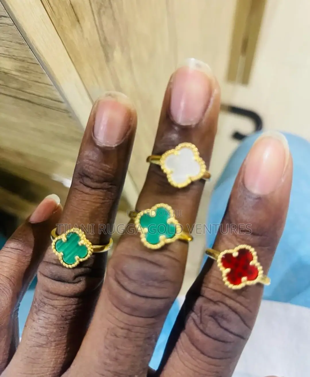 Pure Gold 750 Italy 18karat VCG Ring