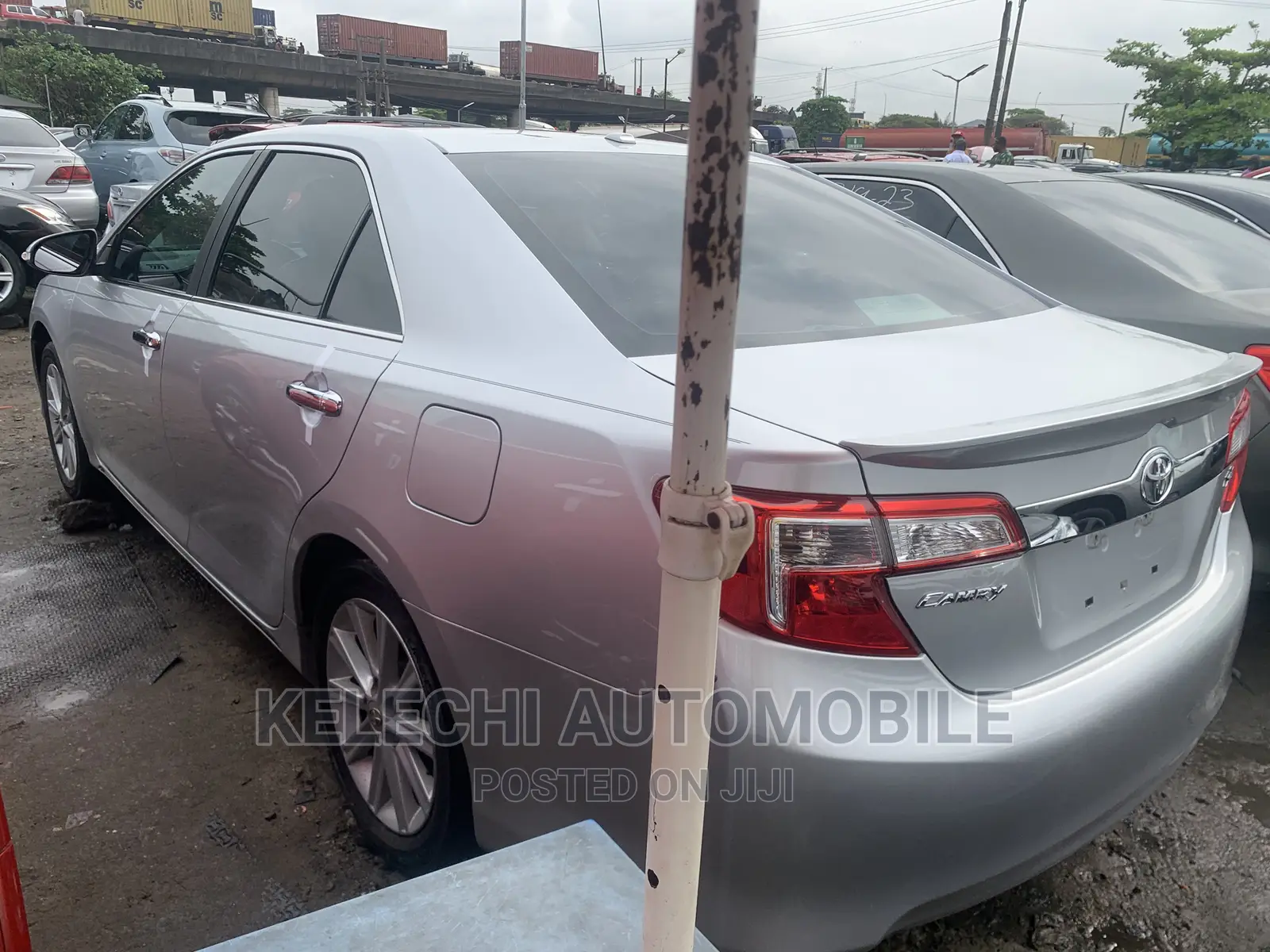 Toyota Camry XLE 4dr Sedan (2.5L 4cyl 6A) 2014 Silver