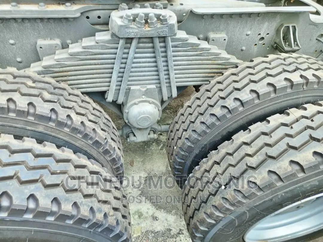 Howo Tractor Head 371 10 Tyres