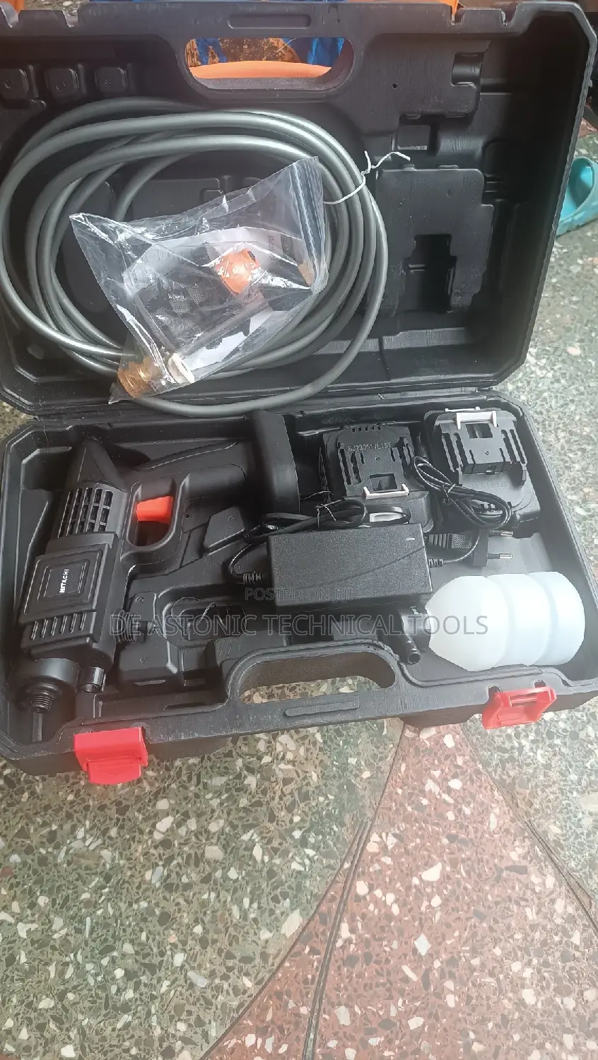 Cordless Pressure Washer