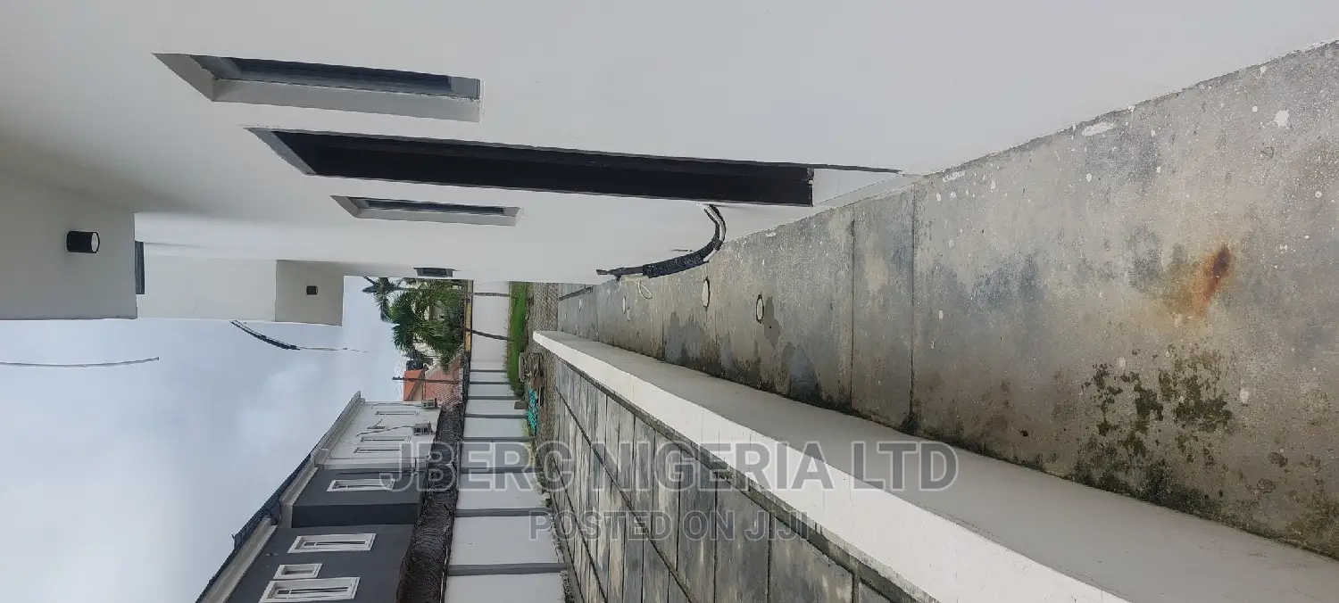 4bdrm Duplex in Mc Foy Thomas Estate for sale