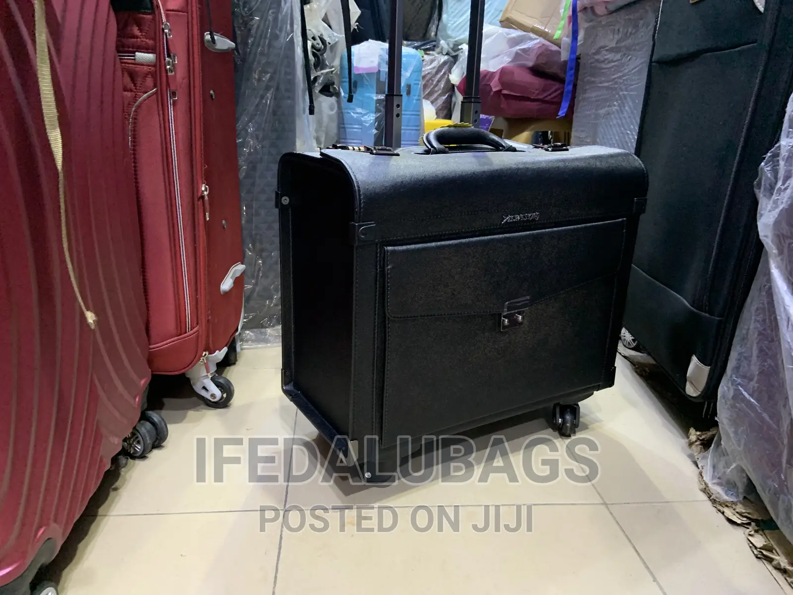 Quality Imported Leaves King Brief Case With Wheels