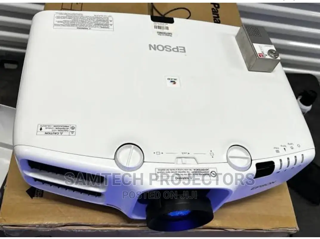 Direct UK Used(EPSON) 7000 Lumens Very Sharp Available 4 Now