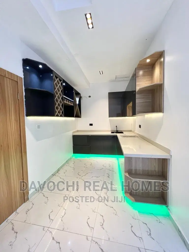 5bdrm Duplex in Ajah for sale