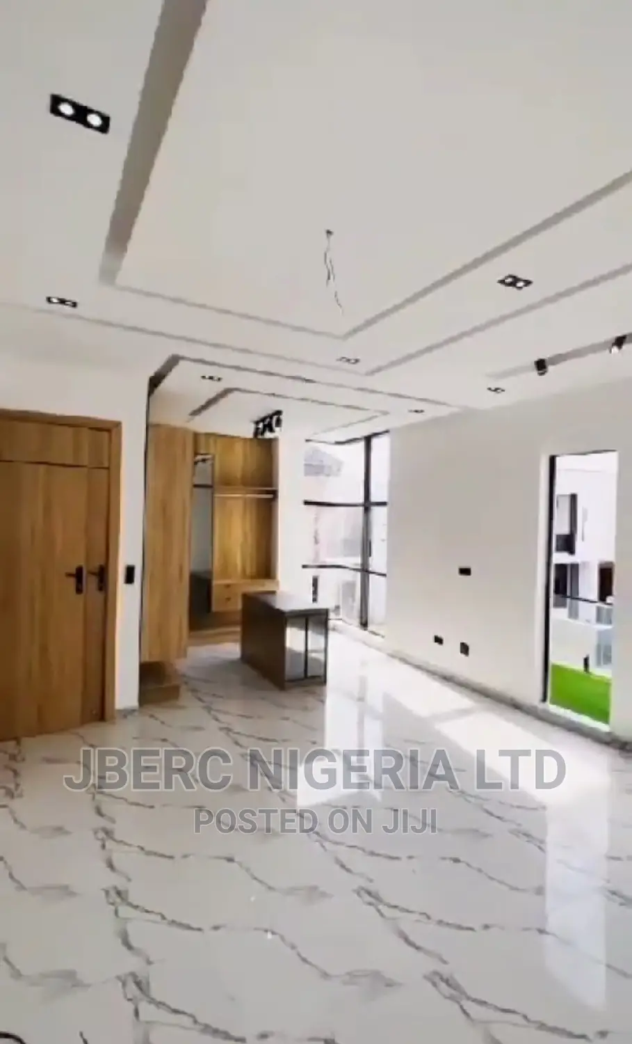 5bdrm Duplex in Chevron Estate for sale