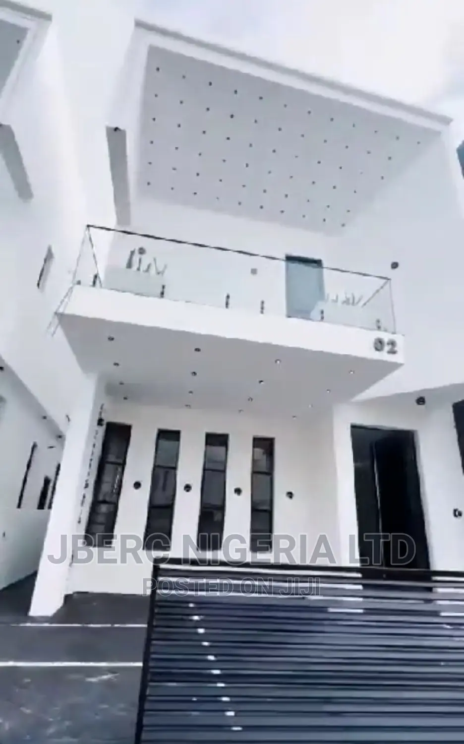 5bdrm Duplex in Chevron Estate for sale