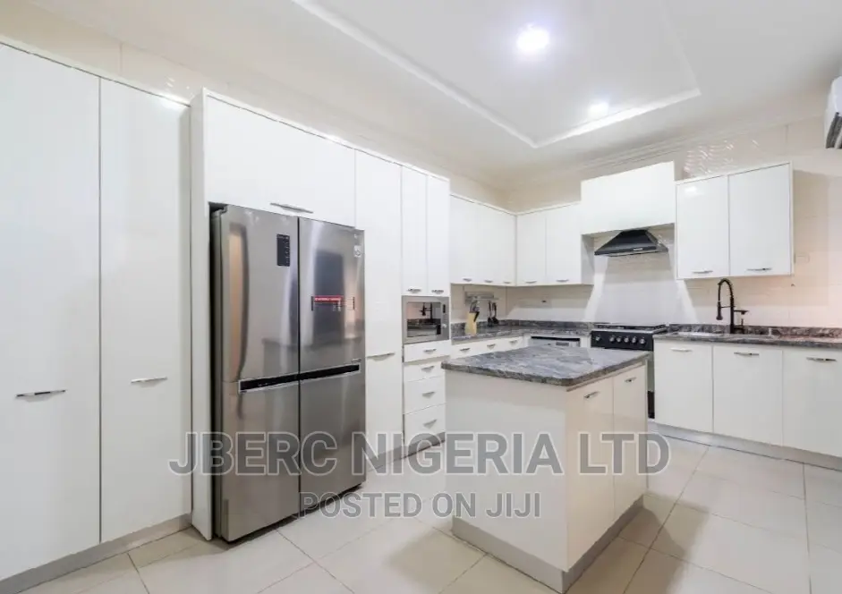 Short Stay Apartment Lekki -right