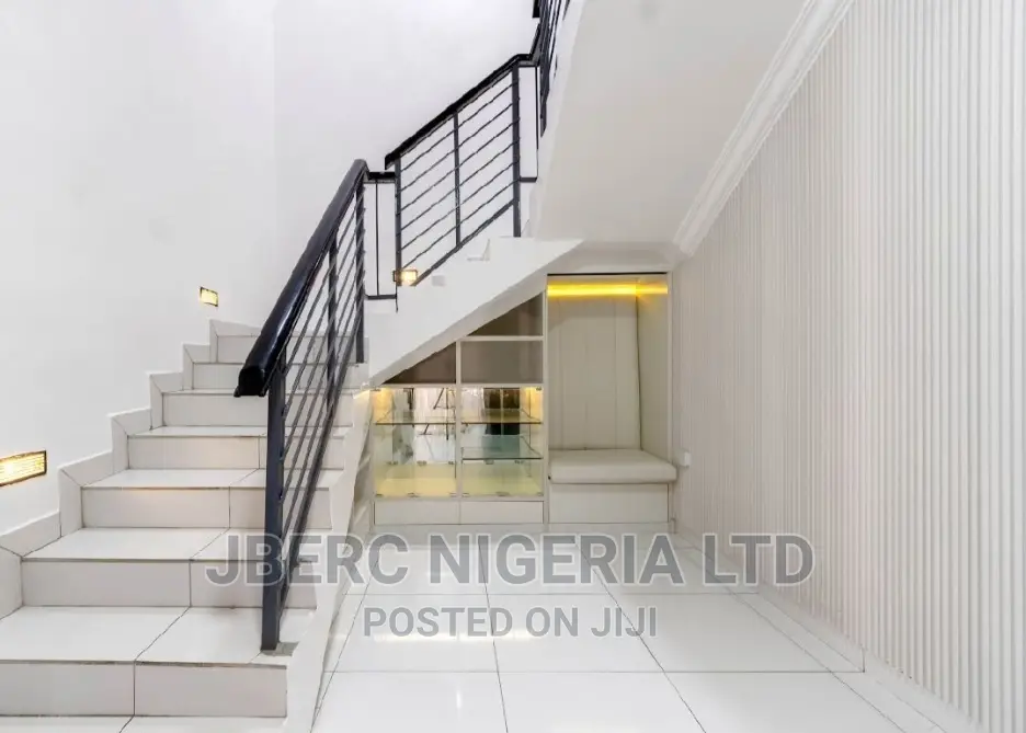 Short Stay Apartment Lekki -right
