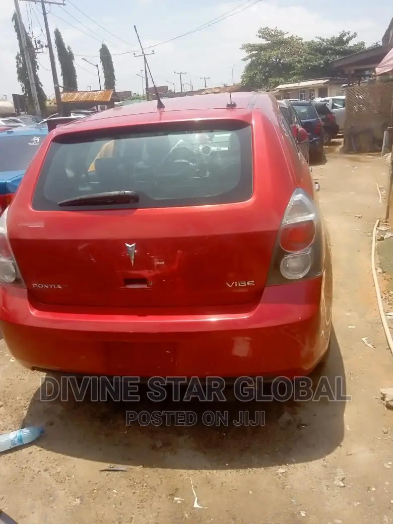 Pontiac Vibe 2010 Red