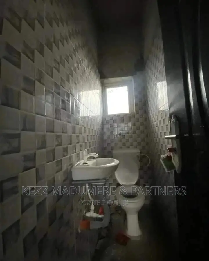 1bdrm Block of Flats in Off Sars Road, Port for sale