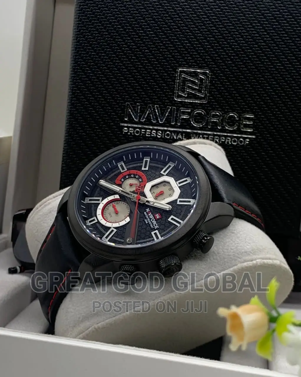 * *Naviforce 9211 Leather Wristwatch *