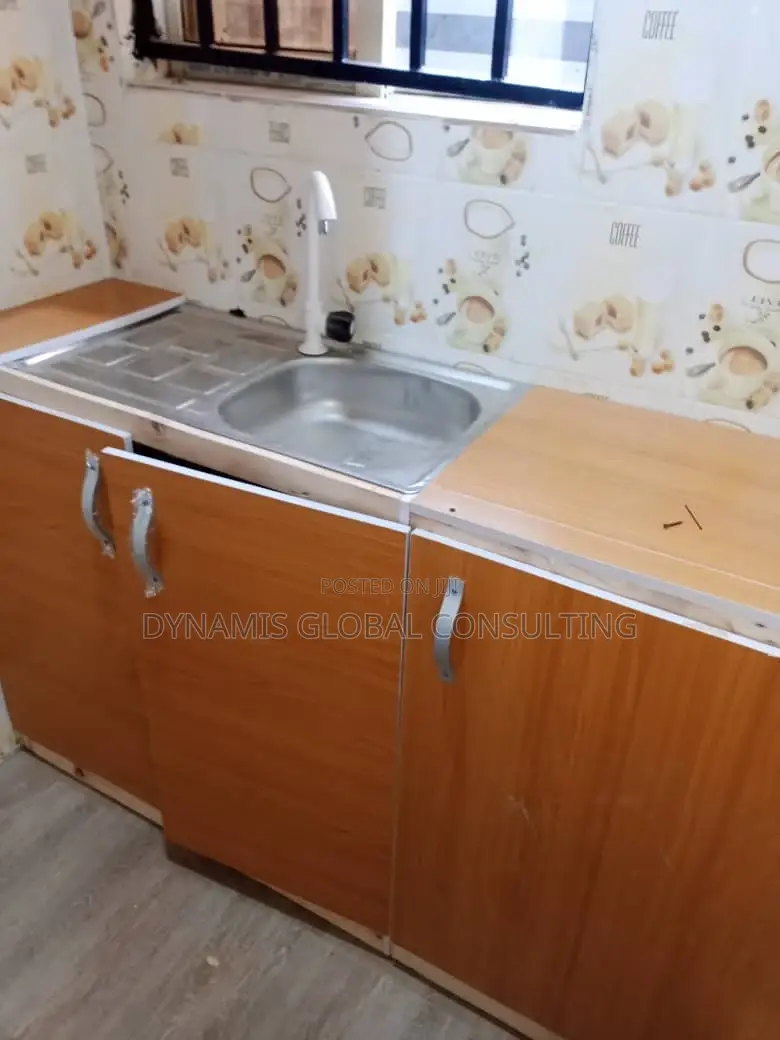 Furnished Mini Flat in Victoria Oyenuga, Omole Phase 2 for rent