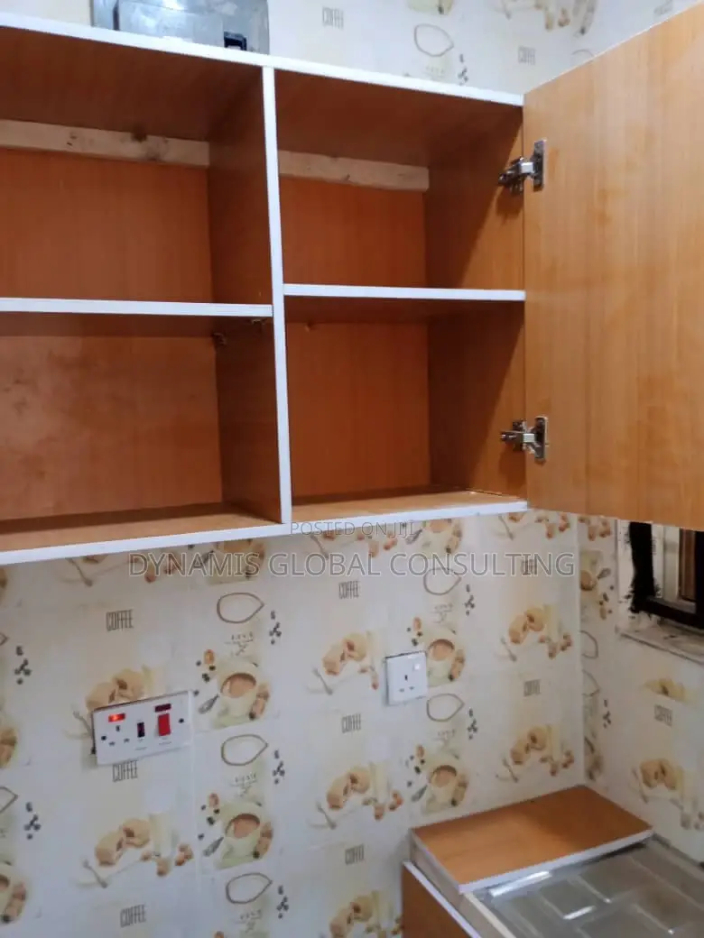 Furnished Mini Flat in Victoria Oyenuga, Omole Phase 2 for rent