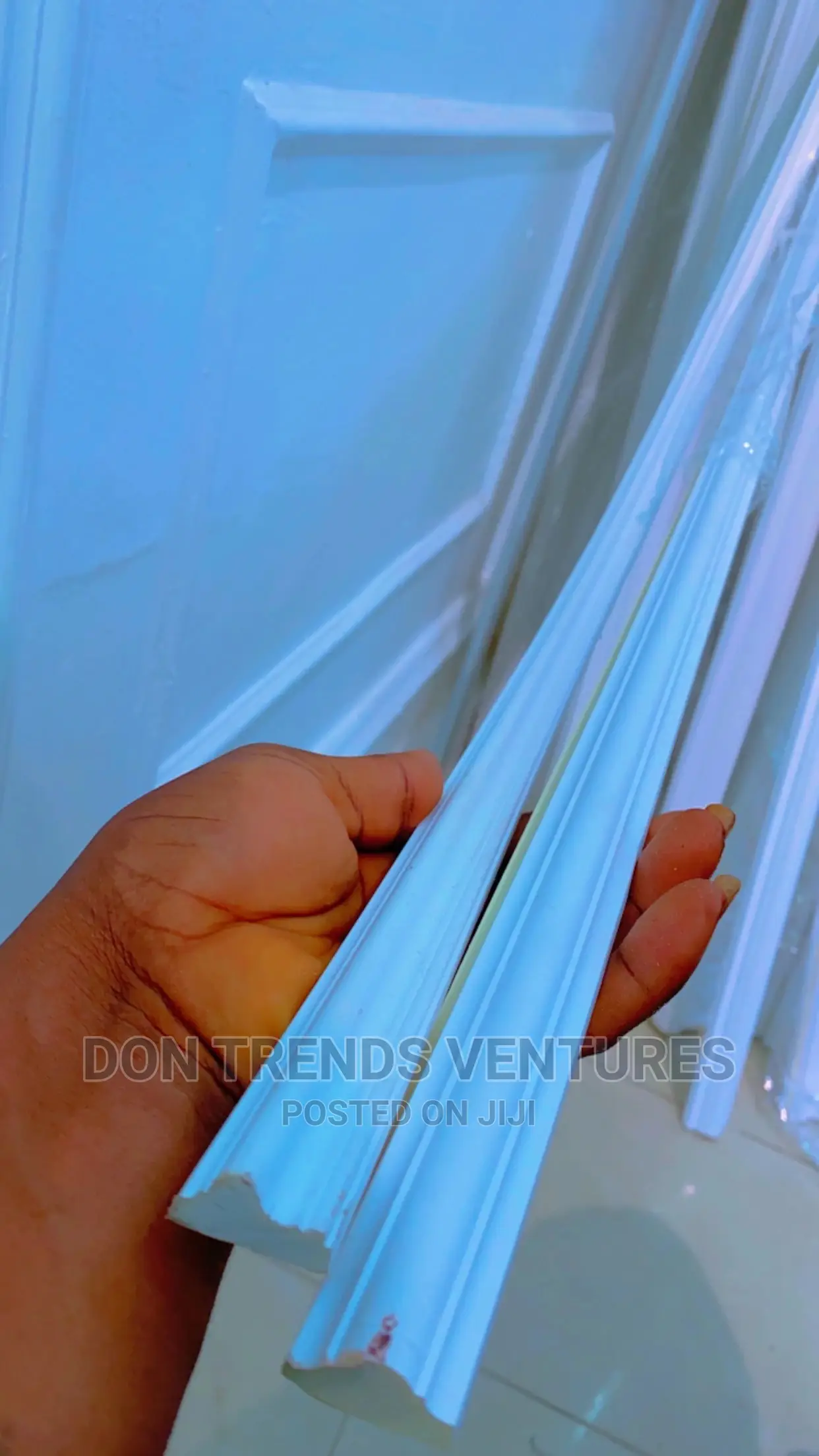 AD241 Wainscoting Cornice