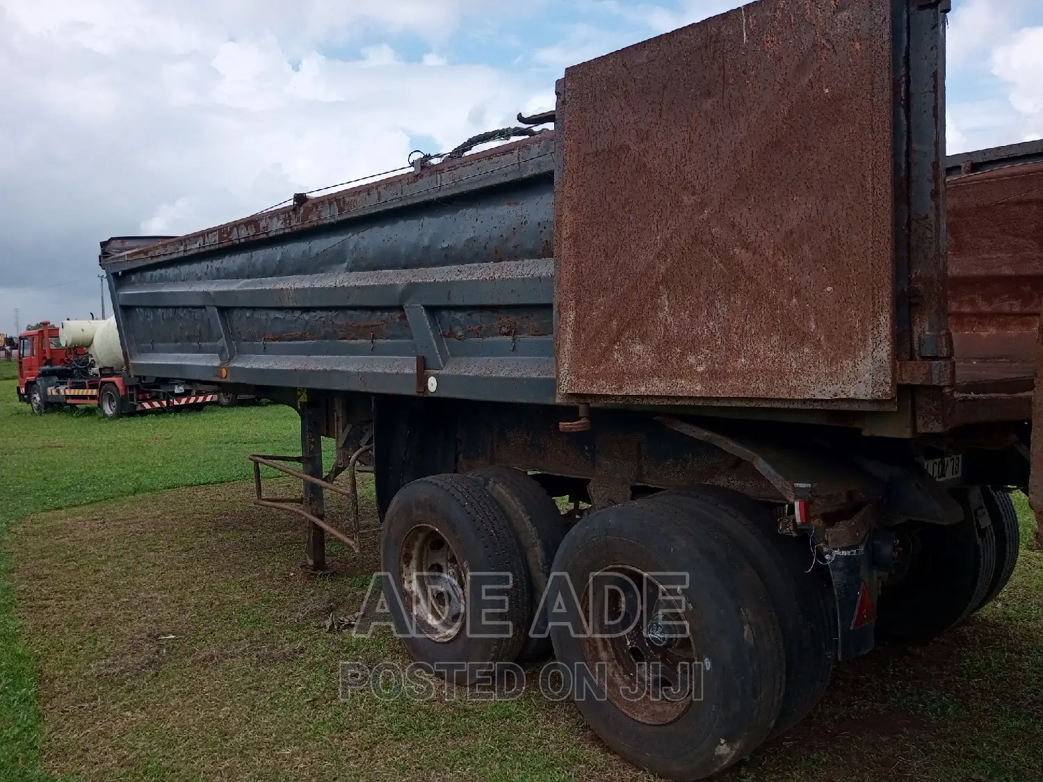 Tipping Trailer Dump Truck