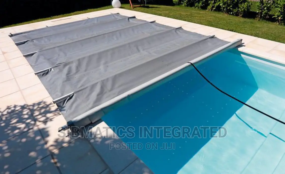 Swimming Pool Cover. Manual Operated.