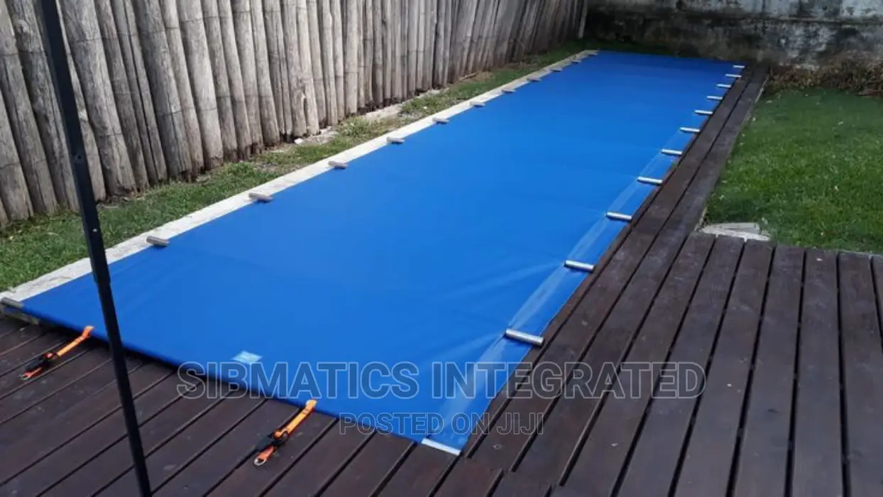Swimming Pool Cover. Manual Operated.