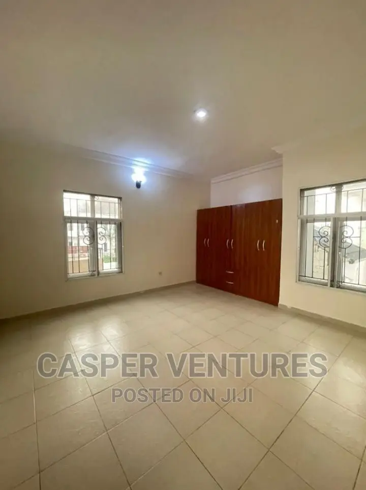 3bdrm Apartment in Chevron for rent