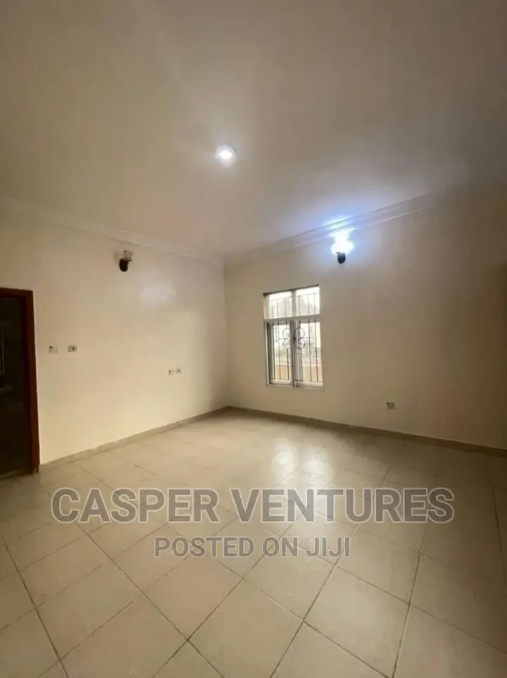 3bdrm Apartment in Chevron for rent