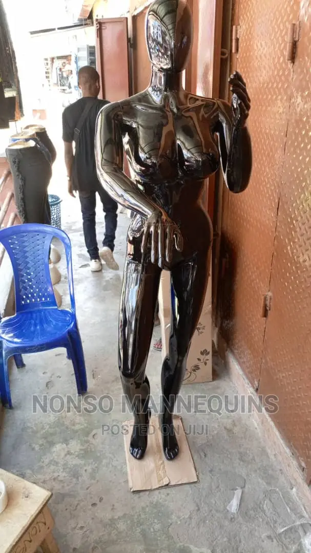 Big Bust Size 12 Glossy Female Dummy