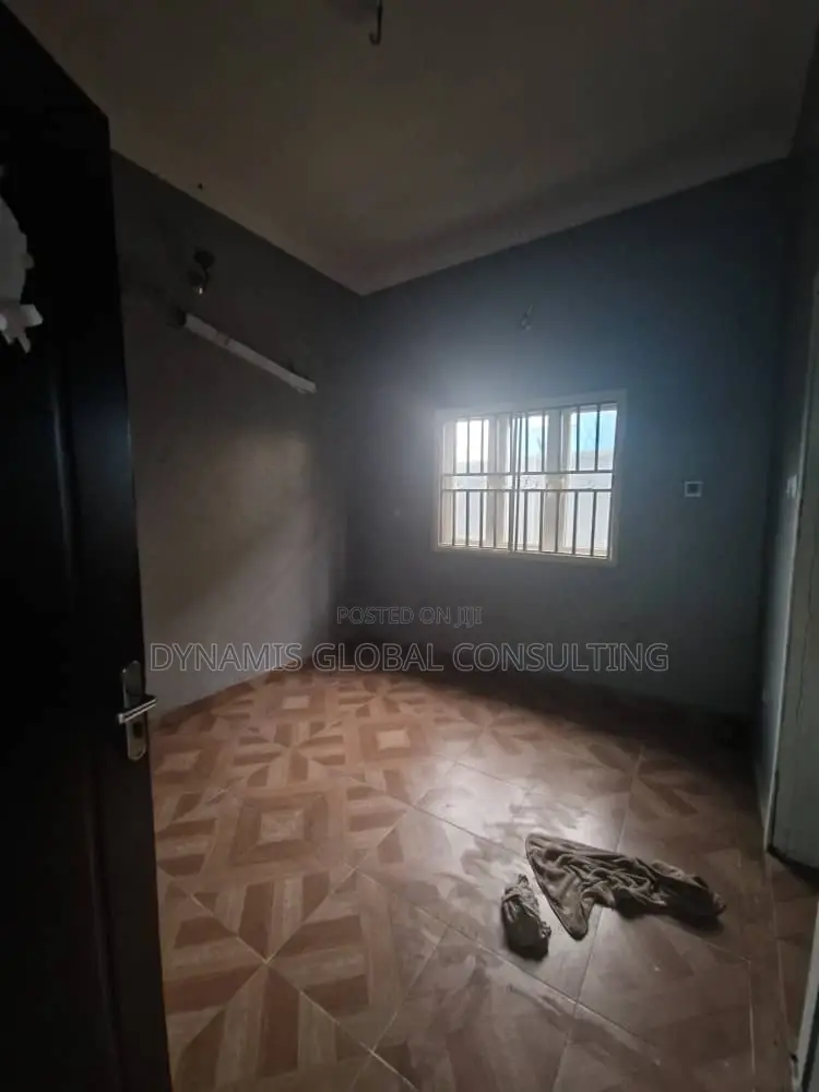 3bdrm Block of Flats in Omole Phase2 for rent