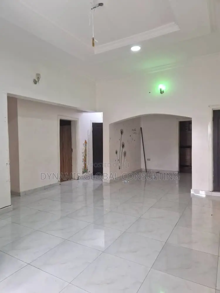 3bdrm Block of Flats in Omole Phase2 for rent