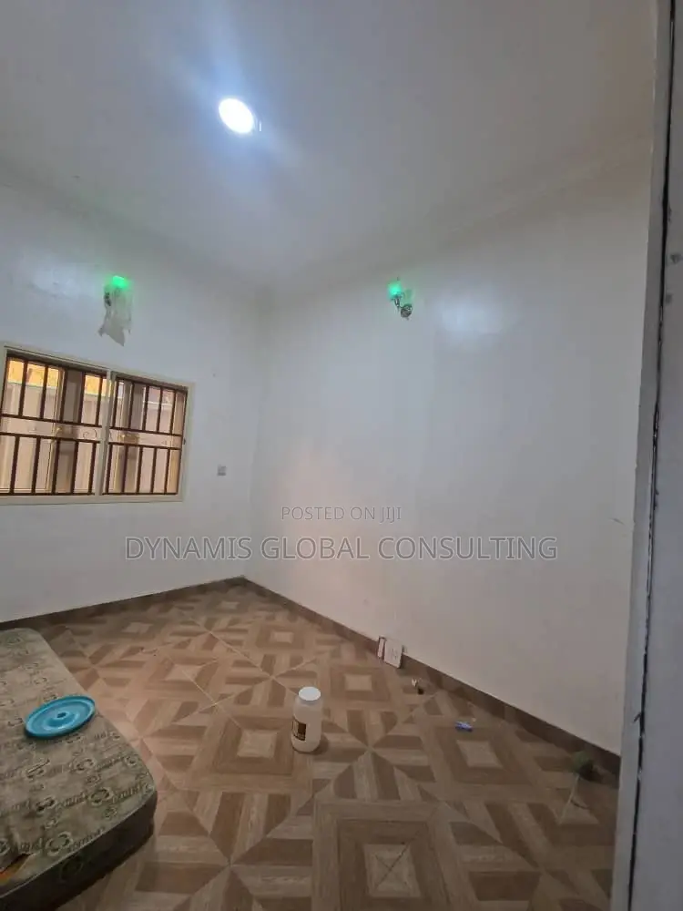 3bdrm Block of Flats in Omole Phase2 for rent