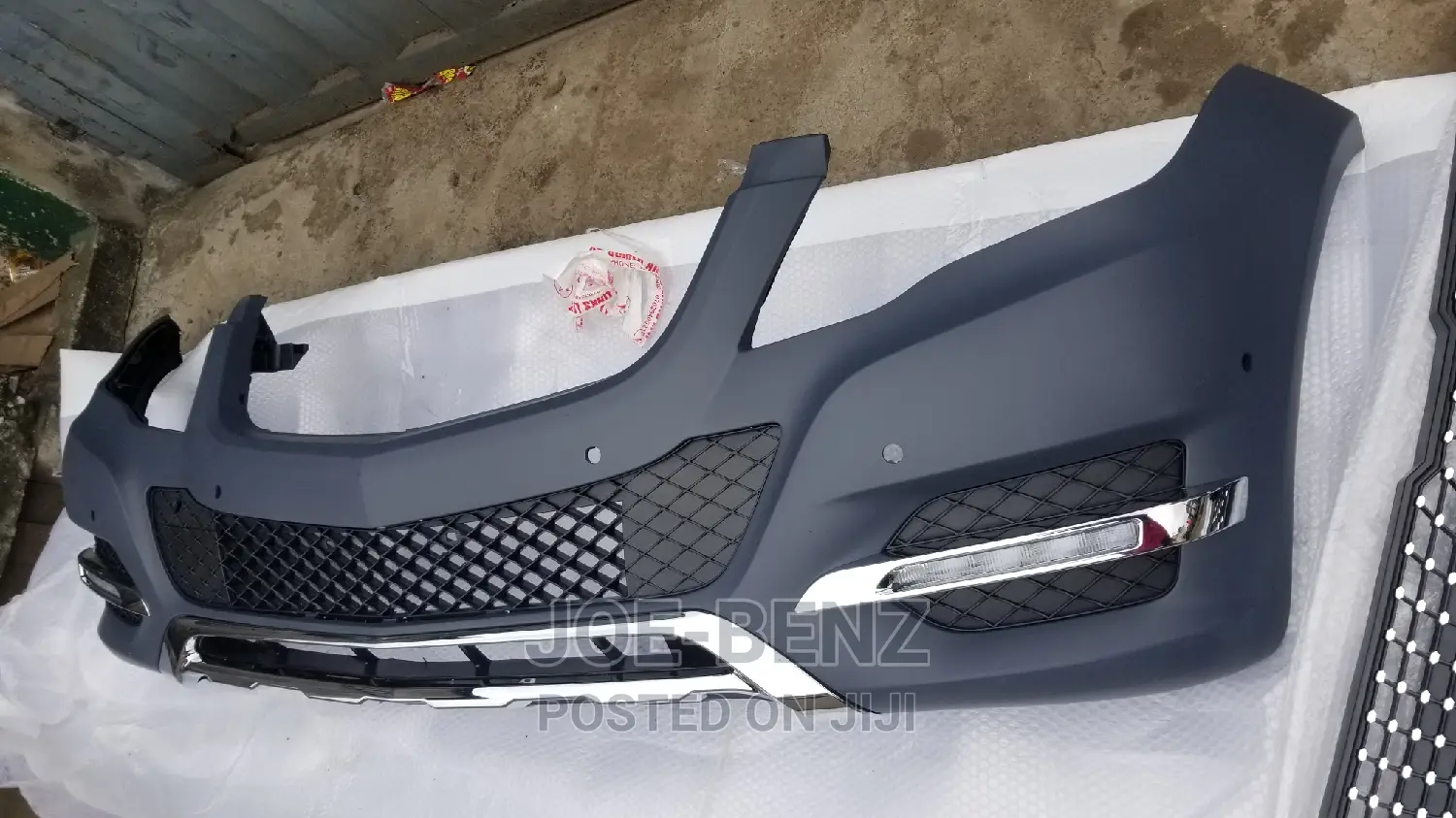 GLK 350 2013 Complete Front Bumper With Grill