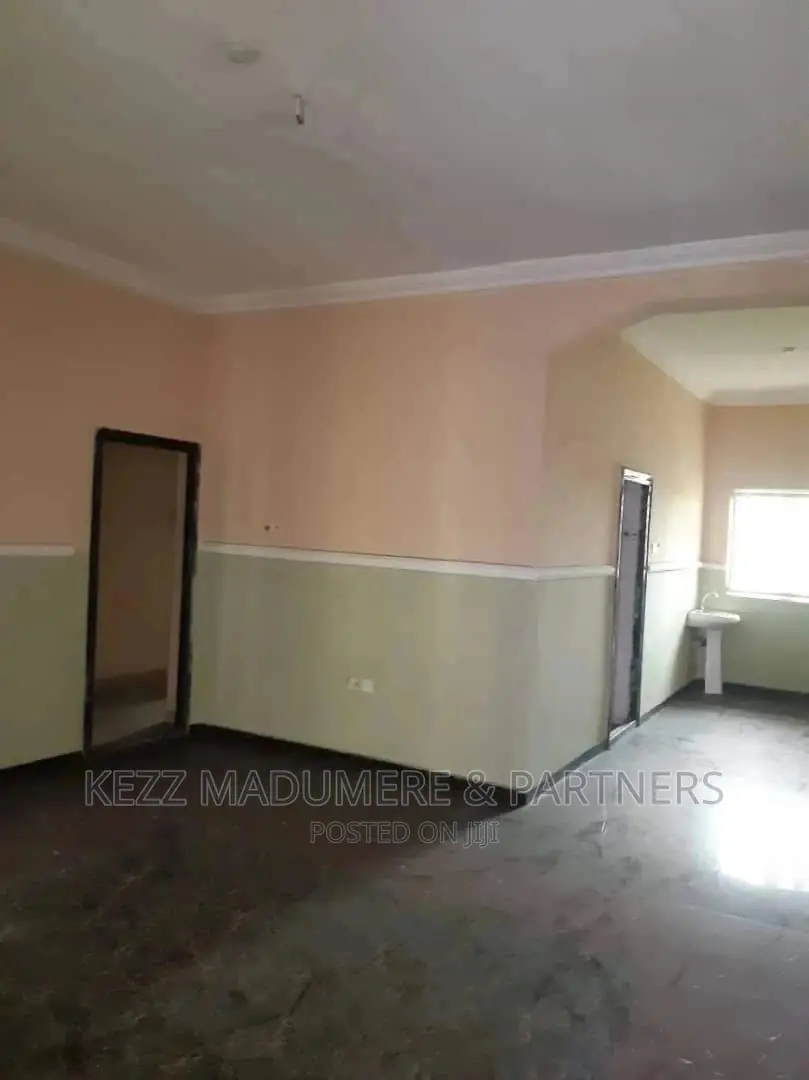 2bdrm Block of Flats in Alakahia, Near for sale