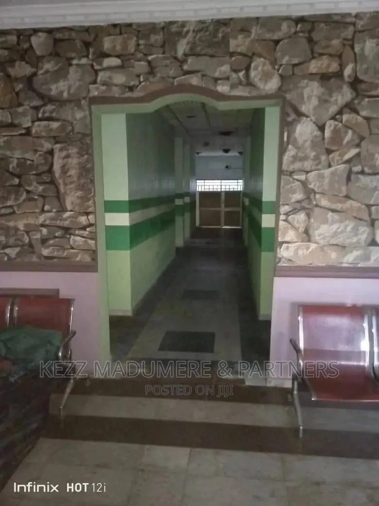 2bdrm Block of Flats in Alakahia, Near for sale