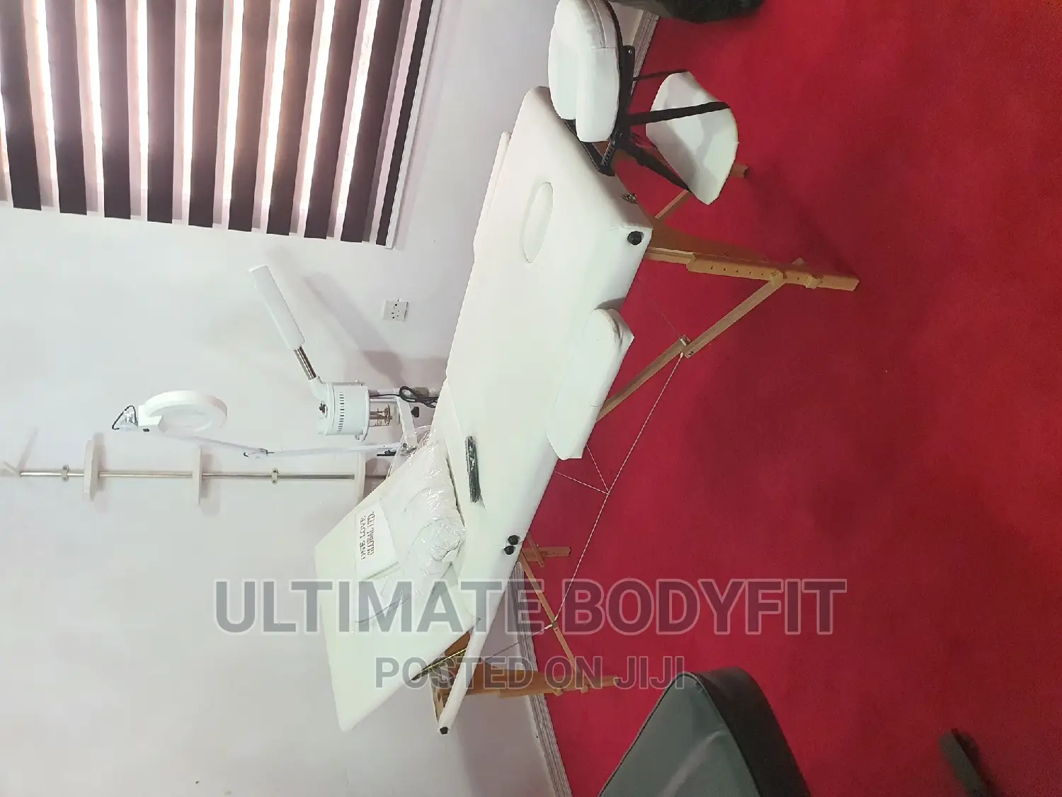 Brand New 3fold Wooden Leg White Massage Bed