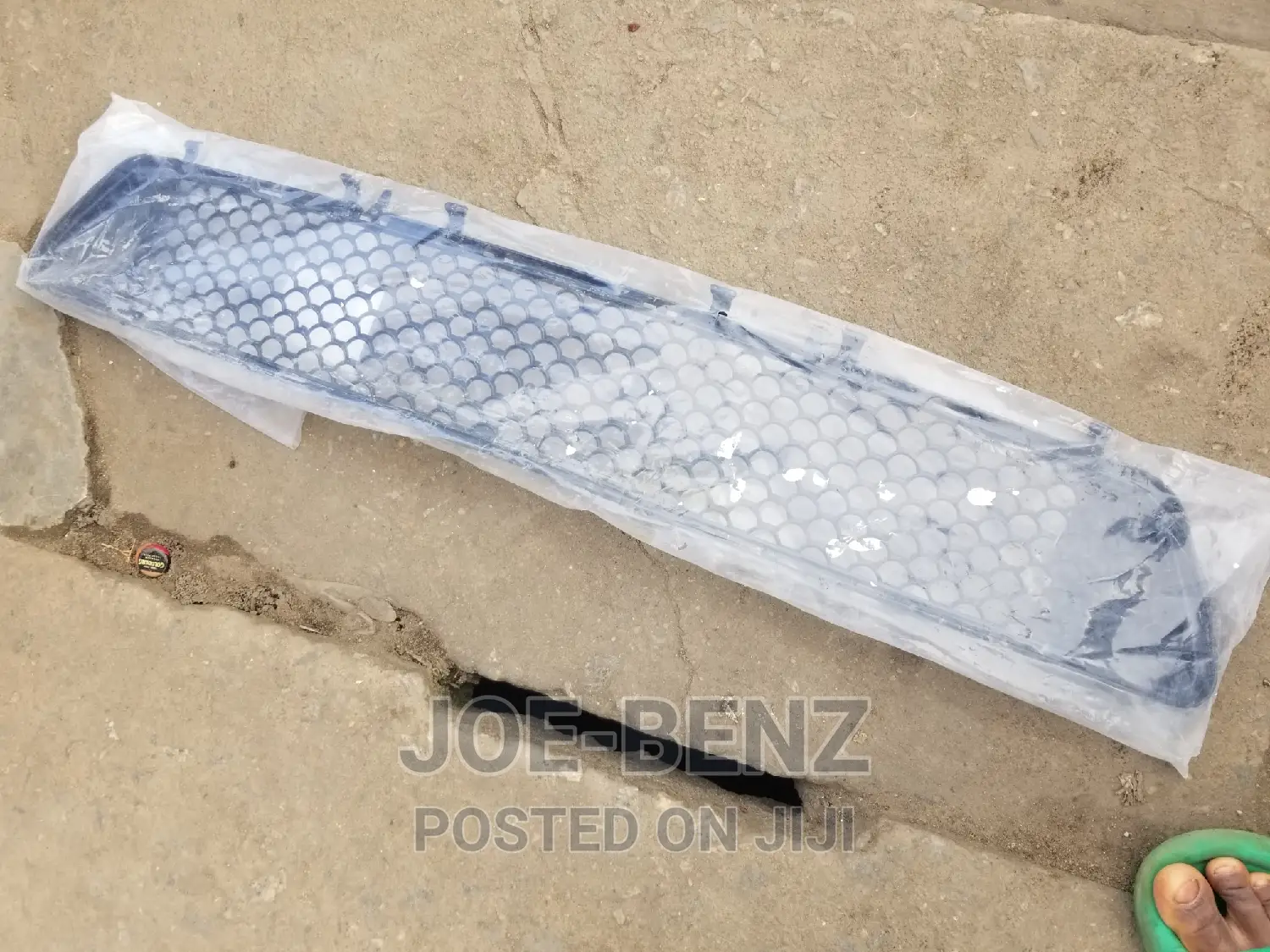 C300/E350 2010 Front Bumper Center Net