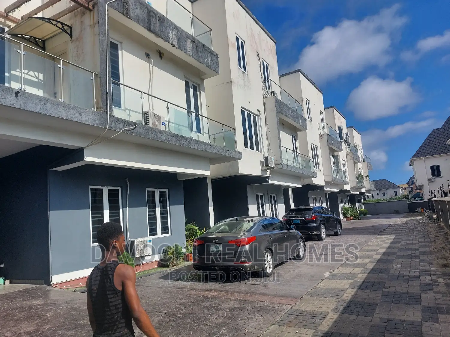 5bdrm Duplex in Chevron Second Toll, Lekki for rent